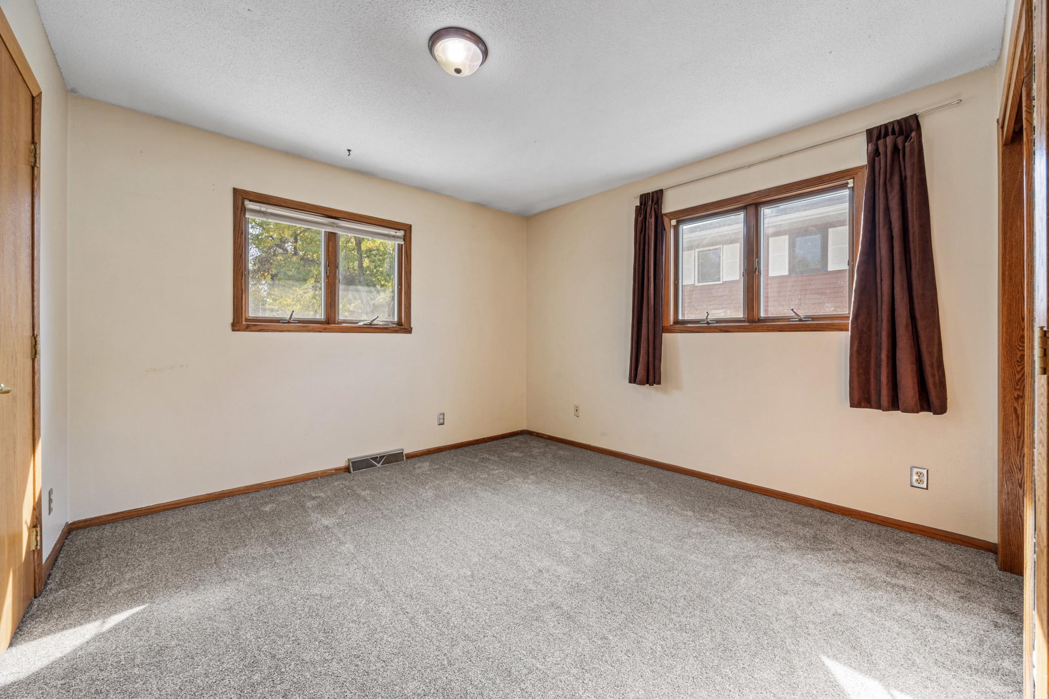 Fargo, North Dakota 58103, United States, 3 Bedrooms Bedrooms, ,2 BathroomsBathrooms,Residential,Active,250166