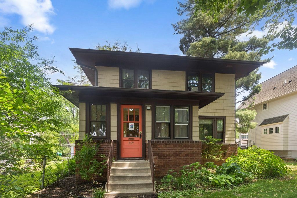 Photo of 409 Thomas Avenue S, Minneapolis, MN 55405 (MLS # 7085767)