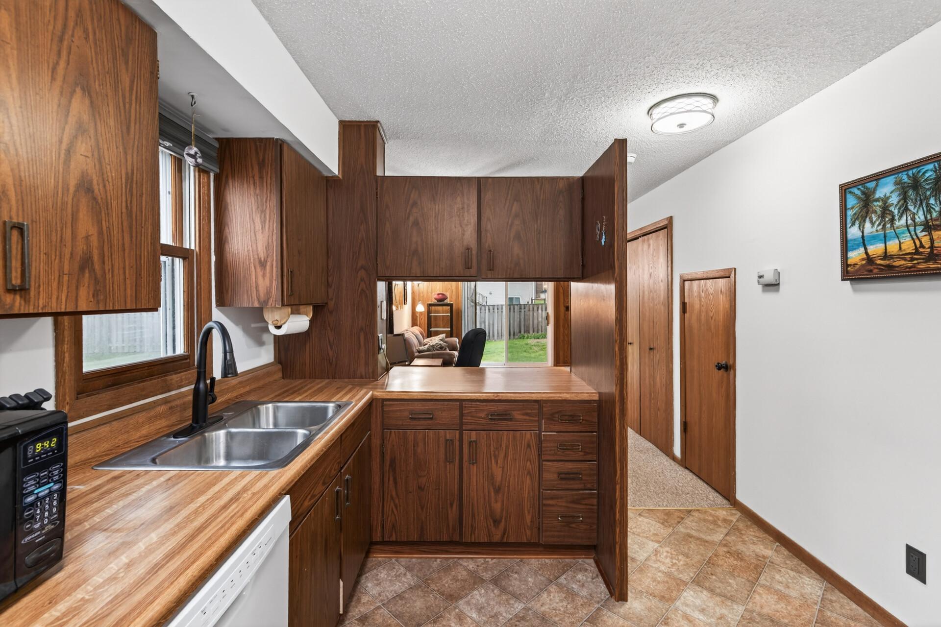 852 Woodgate Drive 216