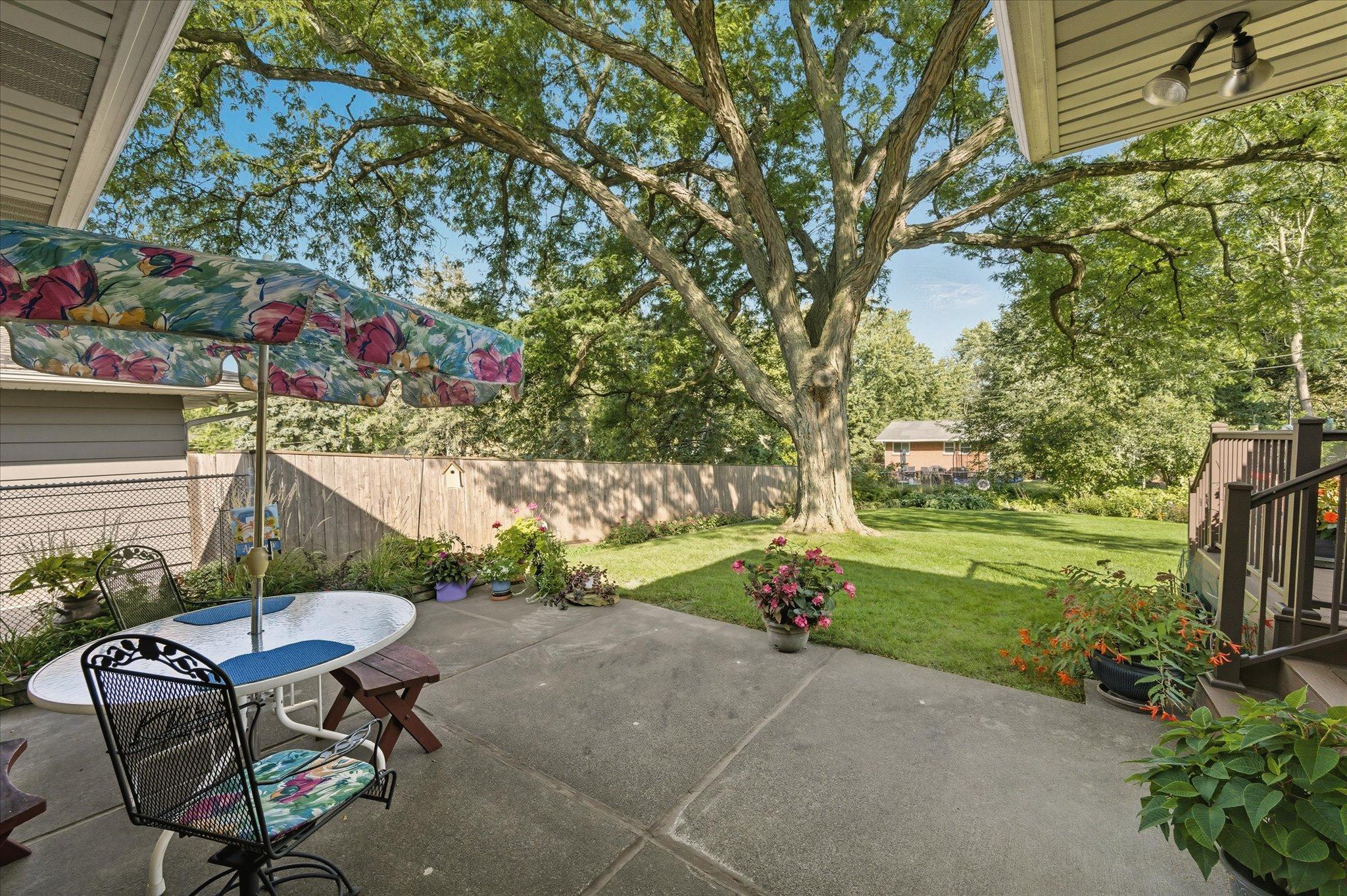 1465 Woodlynn Avenue