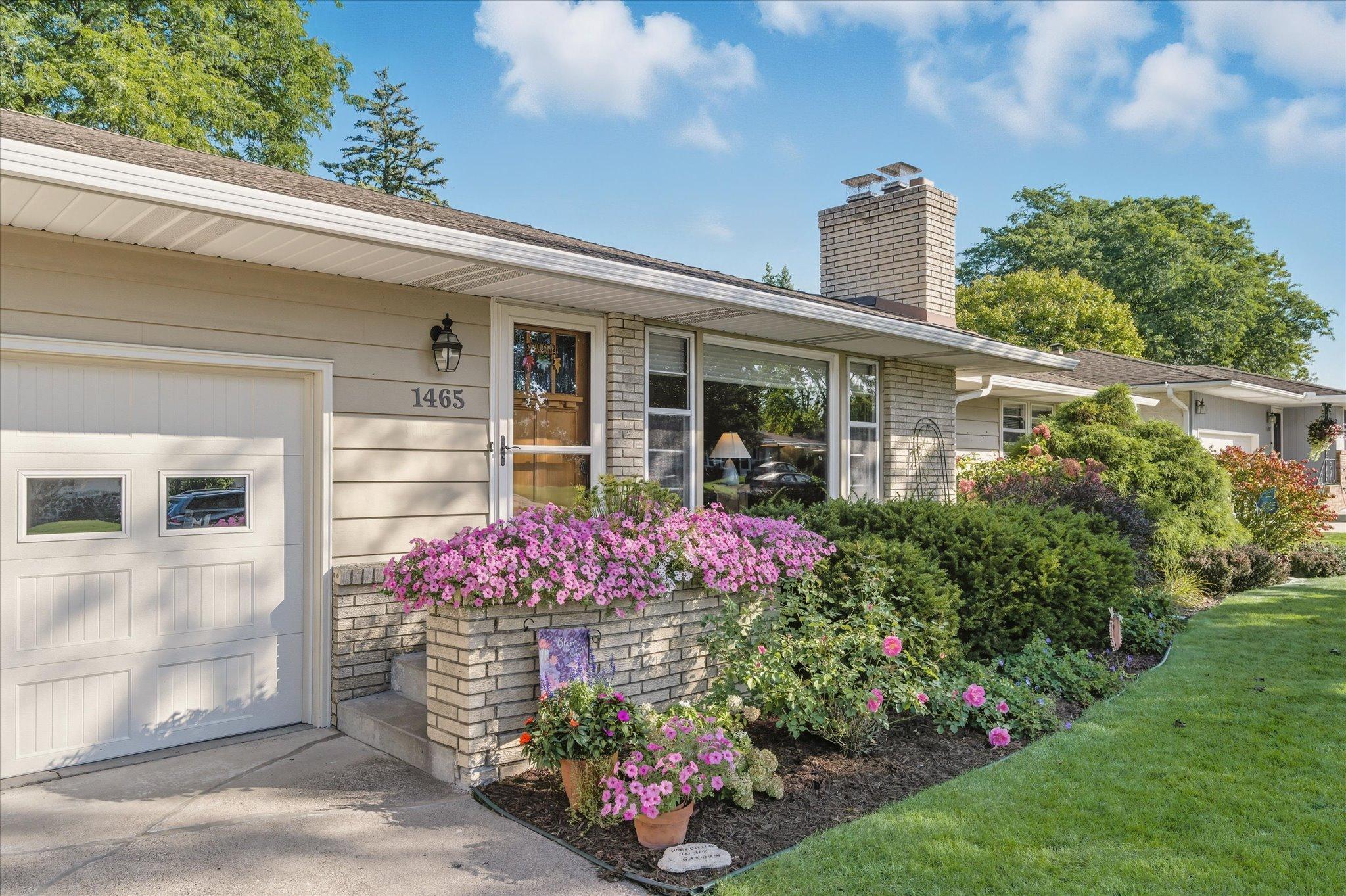 1465 Woodlynn Avenue