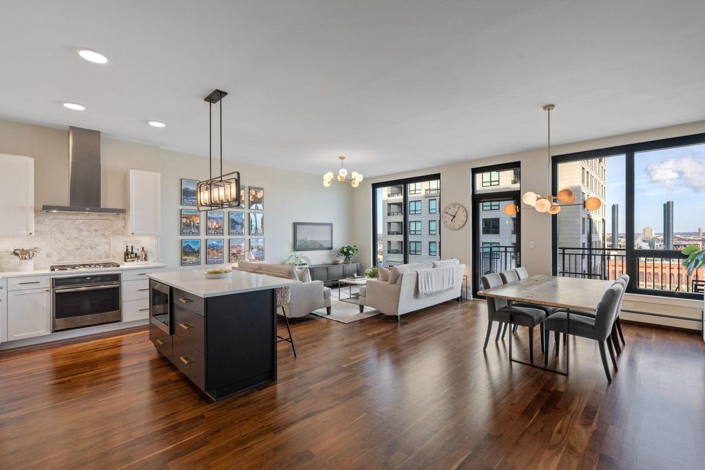 Photo of 1240 S 2nd St #924, Minneapolis, MN 55415 (MLS # 7009391)