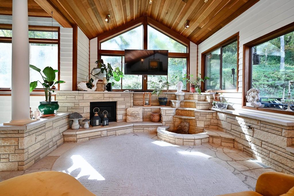 Photo of 2331 Goodview Road, Winona, MN 55987 (MLS # 7062600)