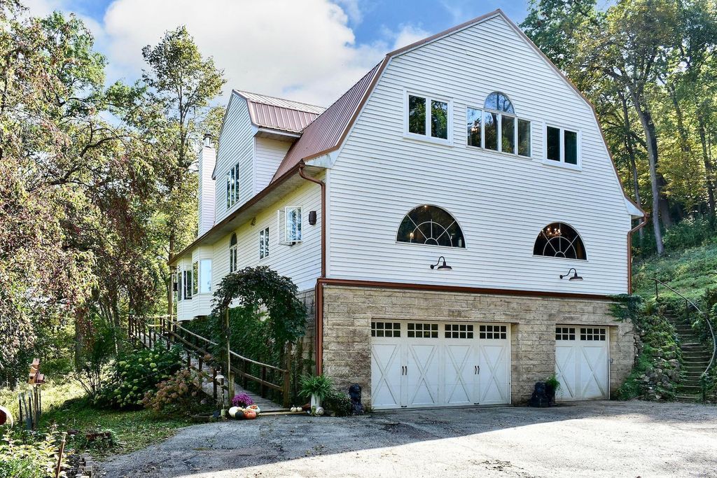 Photo of 2331 Goodview Road, Winona, MN 55987 (MLS # 7062600)