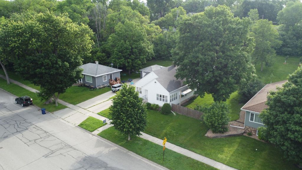 Photo of 404 N Vine Street, Fergus Falls, MN 56537 (MLS # 7012583)