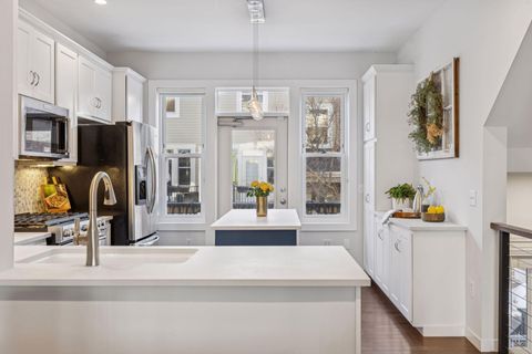 37 4th Avenue N 103 Minneapolis MN 55401