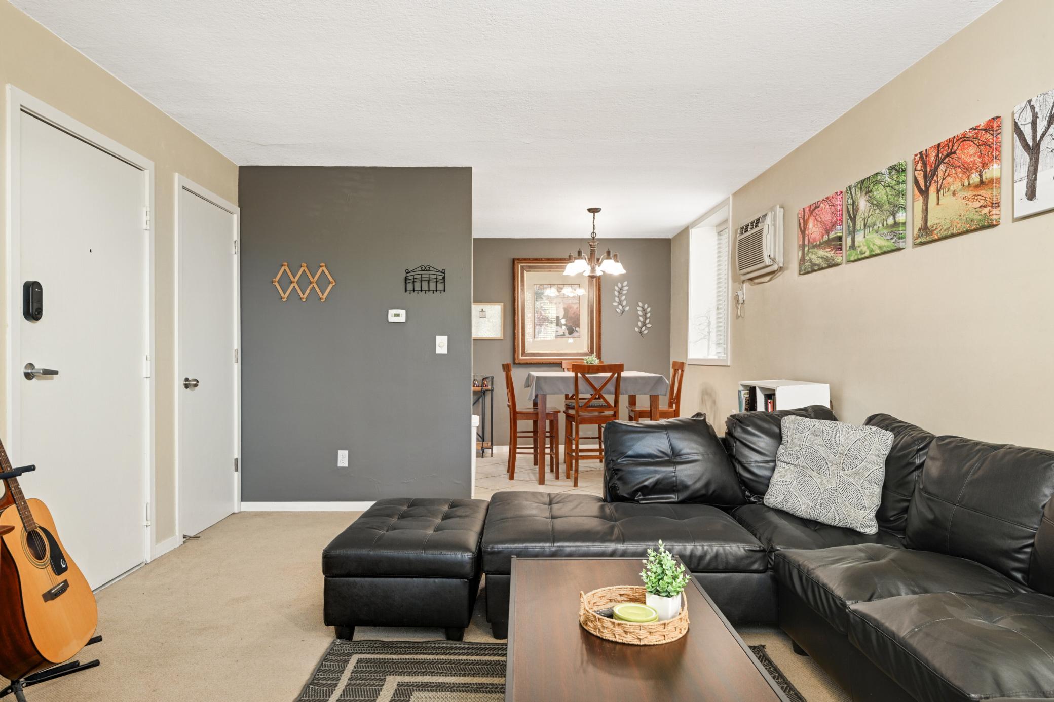 5136 Hiawatha Avenue 002