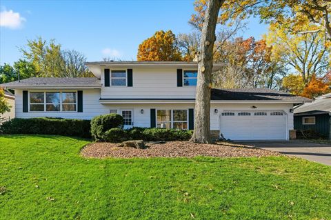 Photo of 1640 29th Avenue NW, New Brighton, MN 55112 (MLS # 6807704)