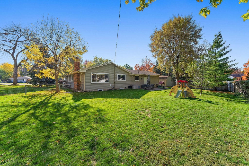 Photo of 11209 Carver Court, Burnsville, MN 55337 (MLS # 7163393)