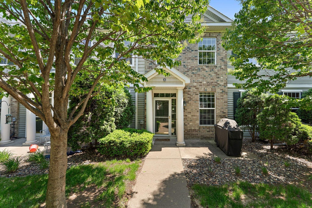 Photo of 1610 Woodlynn Avenue #3, Maplewood, MN 55109 (MLS # 7146937)