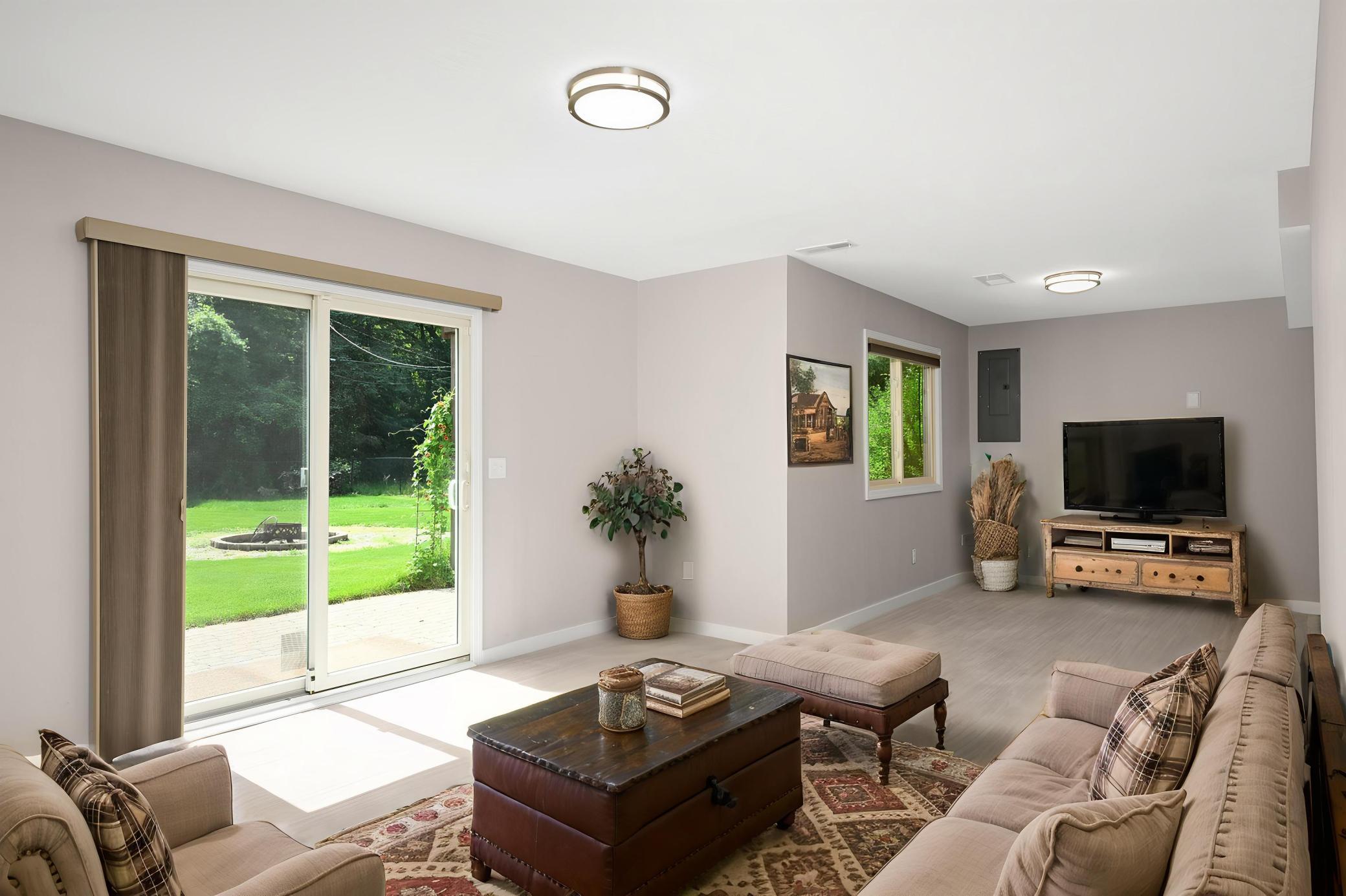 13712 E Wellington Crescent