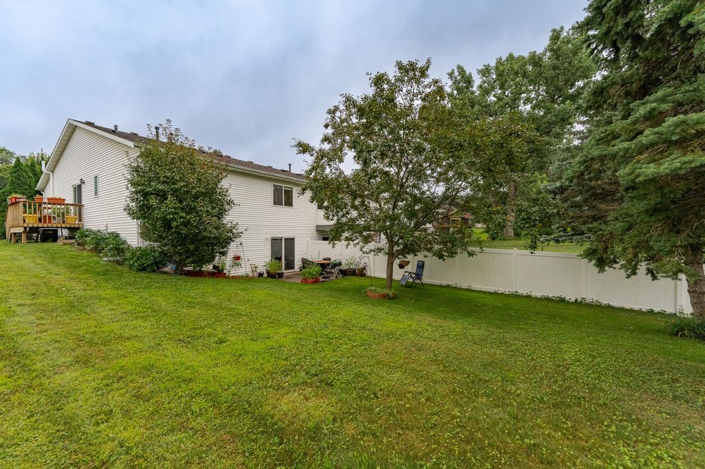 Photo of 2809 Northern Valley Drive NE, Rochester, MN 55906 (MLS # 7012465)