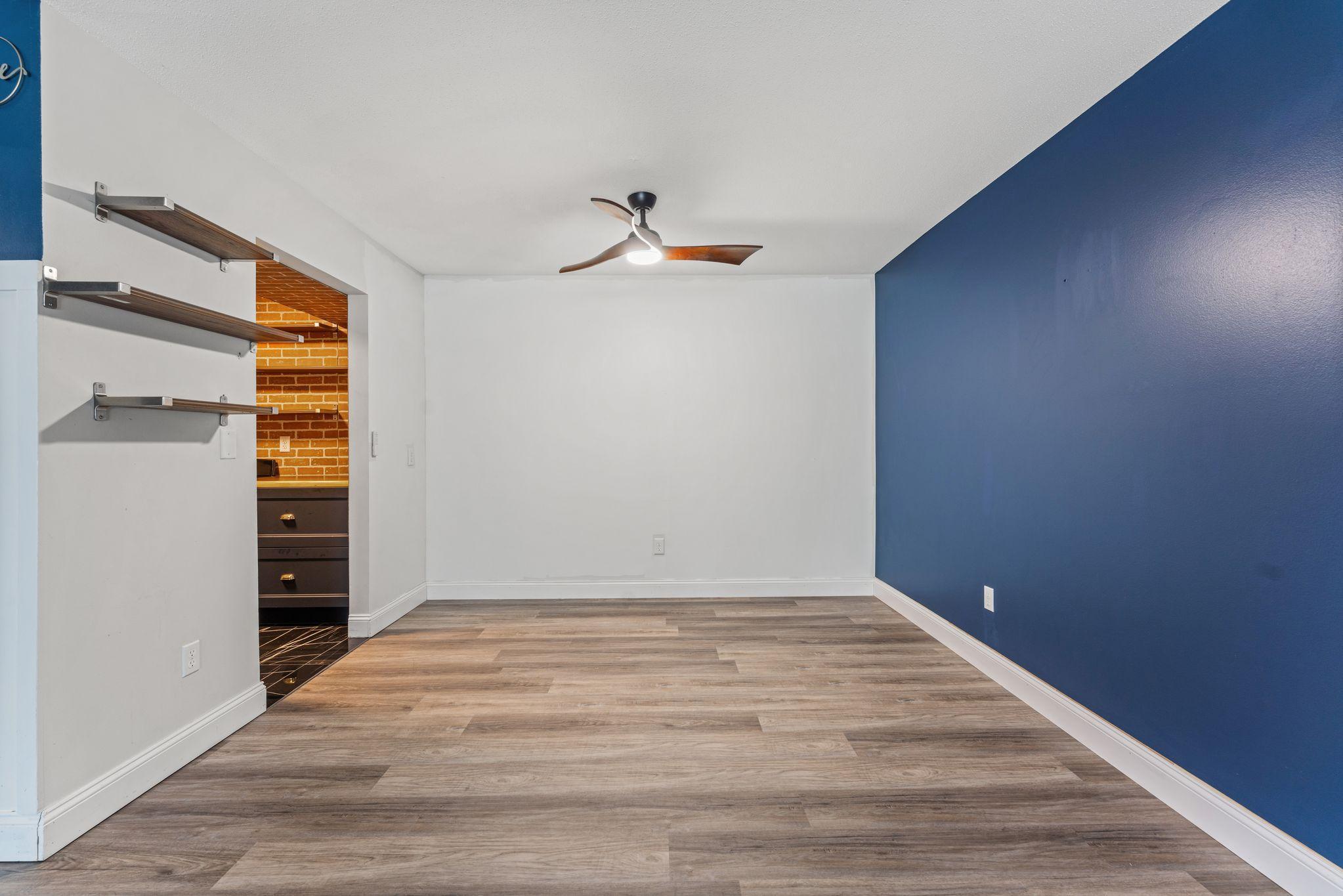 2700 Oxford Street N 101