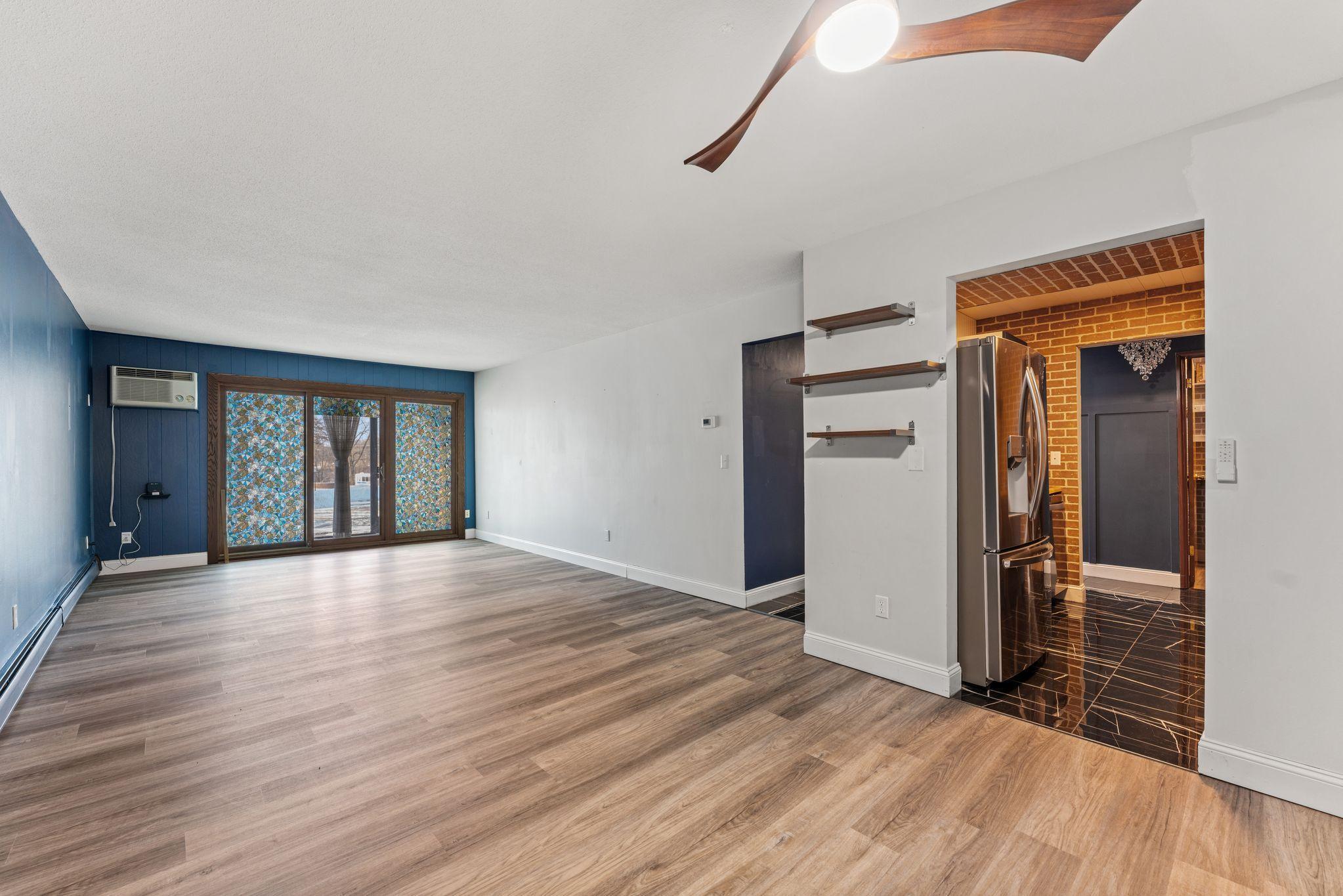 2700 Oxford Street N 101