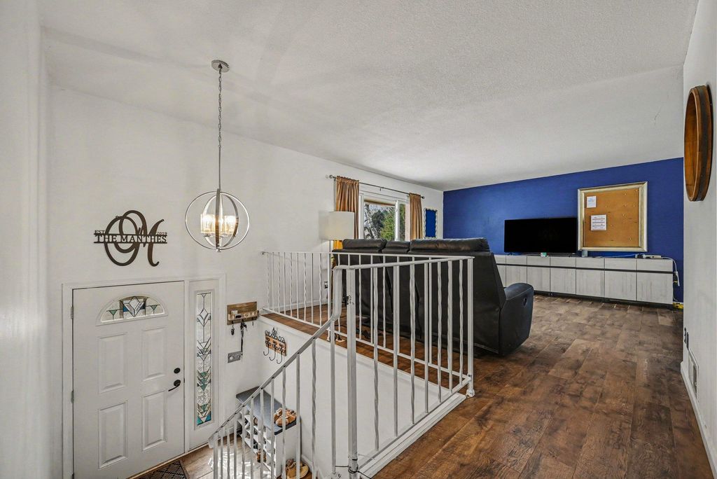 Photo of 2006 E 115th Street, Burnsville, MN 55337 (MLS # 7039919)