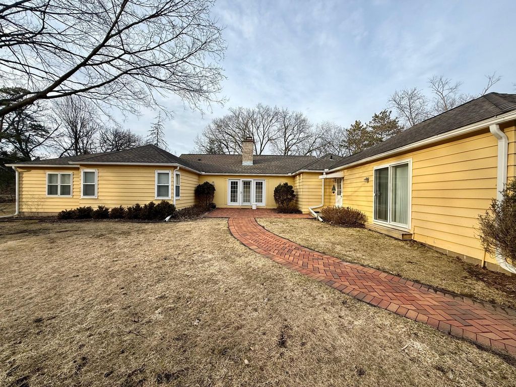 Photo of 1040 Mayowood Road SW, Rochester, MN 55902 (MLS # 7037935)