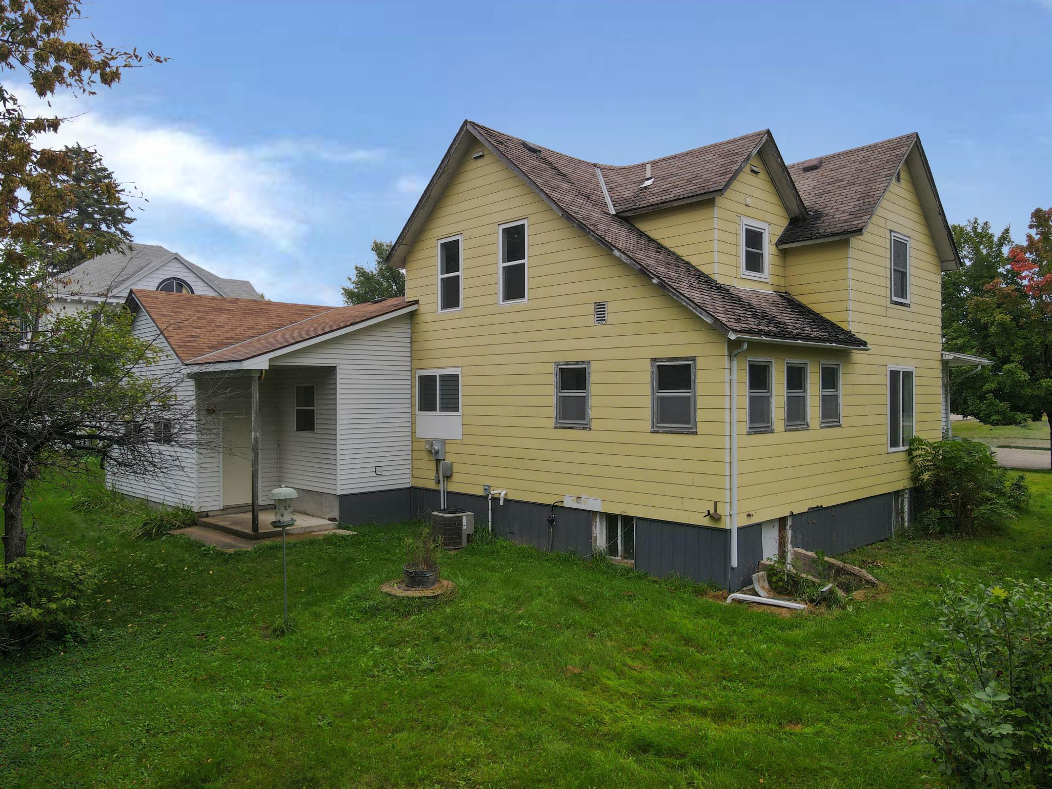 118 4th Avenue SE