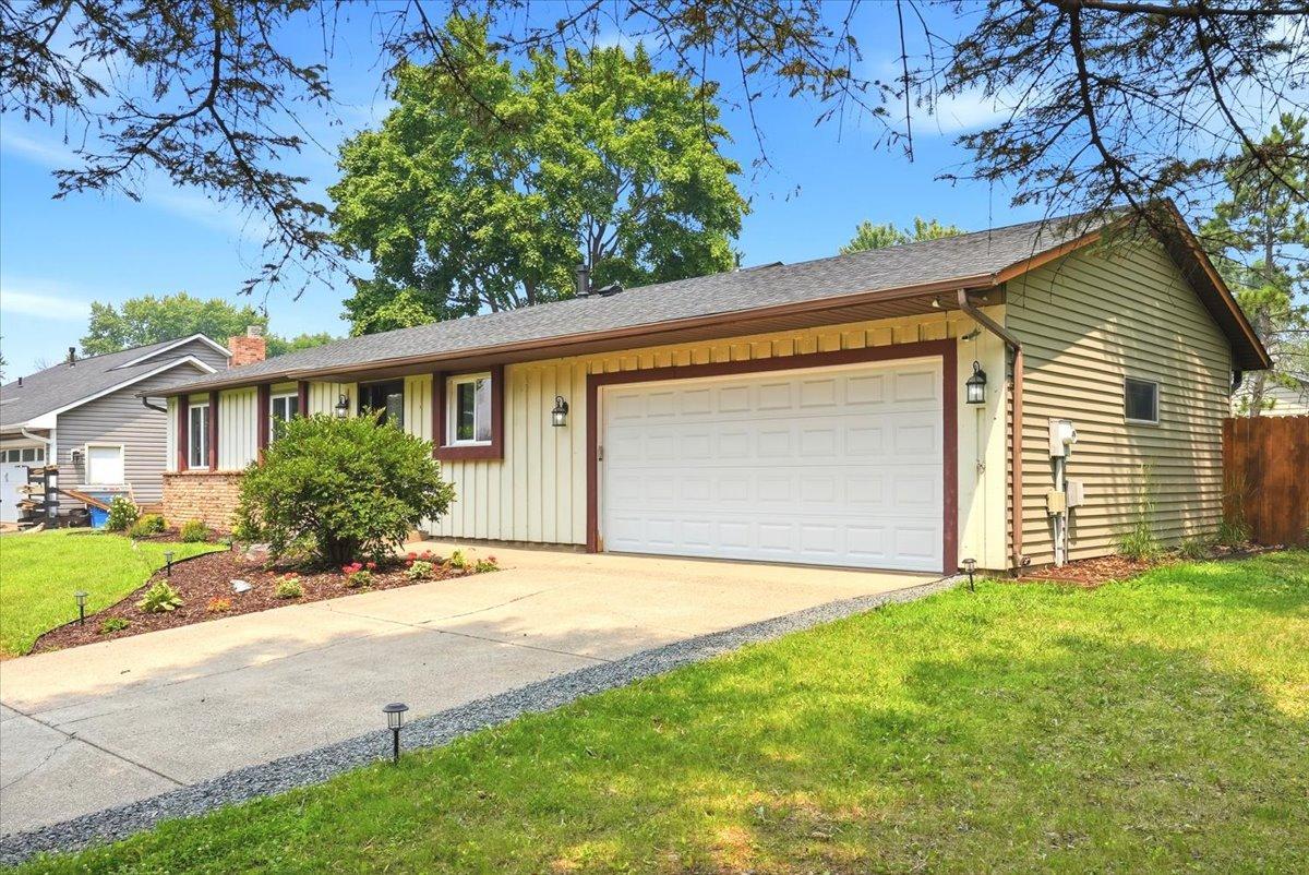 2602 Hawthorne Lane