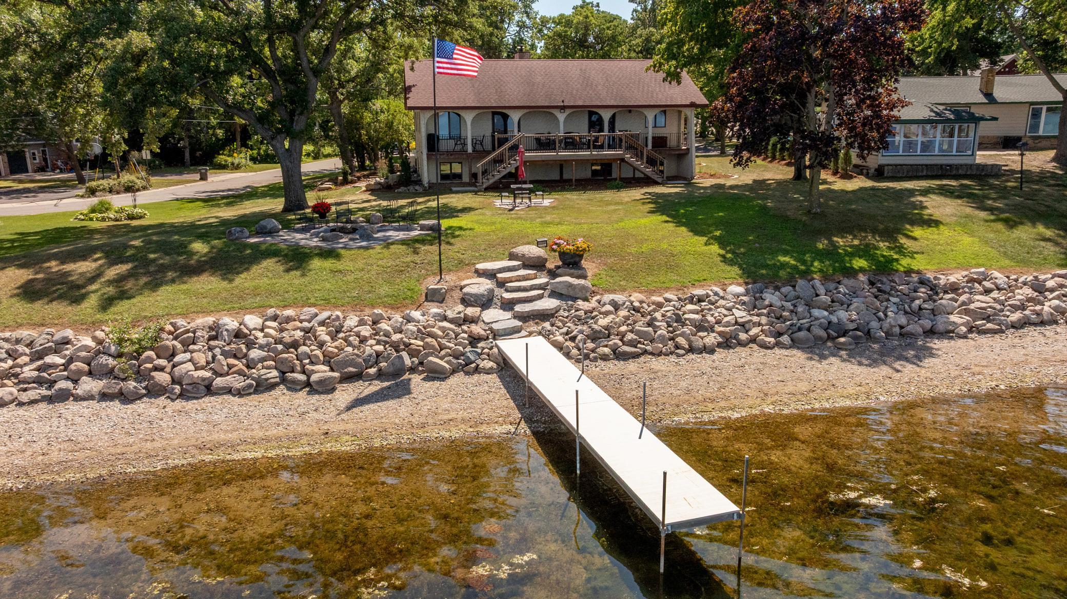 150 Lake Drive E