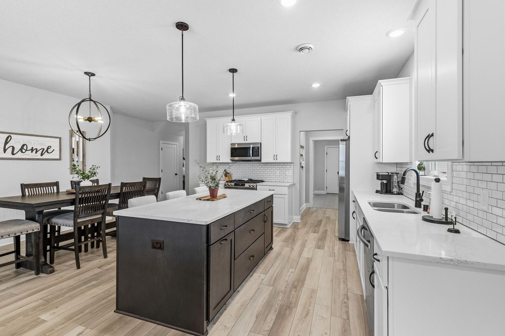 Photo of 3347 Mulberry Bay, Woodbury, MN 55129 (MLS # 7005548)