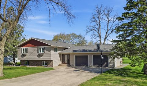Photo of 225 10th Street SE, Wells, MN 56097 (MLS # 7058286)