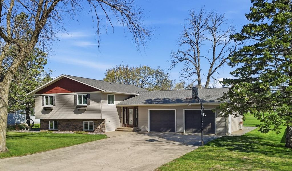 Photo of 225 10th Street SE, Wells, MN 56097 (MLS # 7058286)