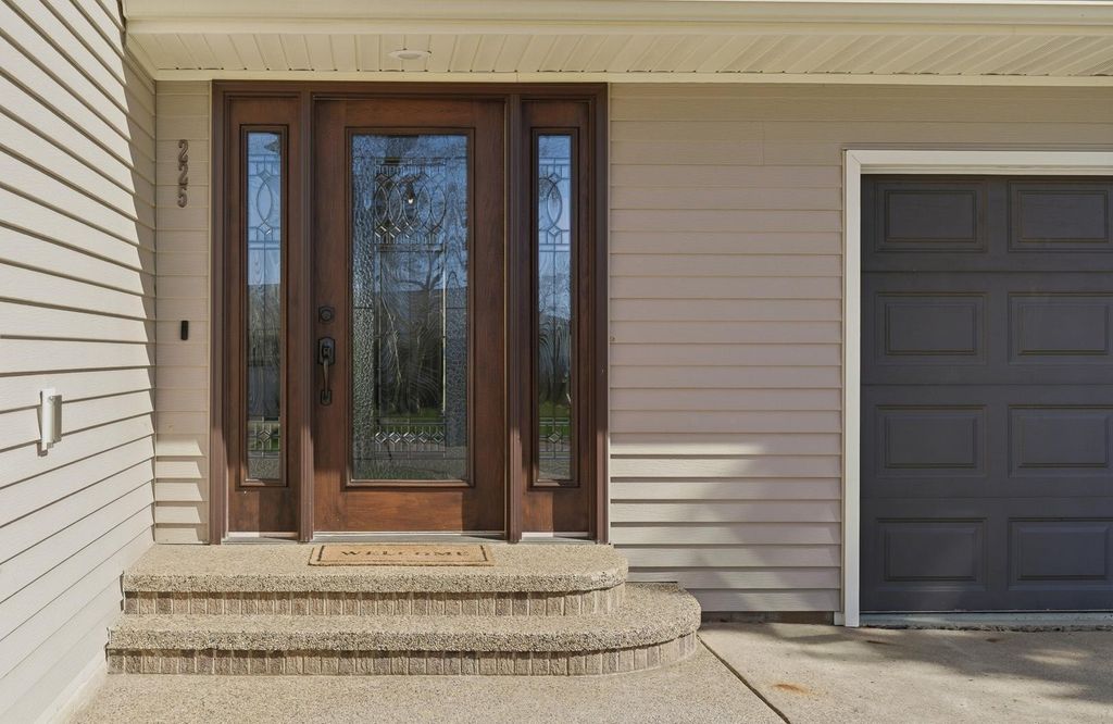 Photo of 225 10th Street SE, Wells, MN 56097 (MLS # 7058286)