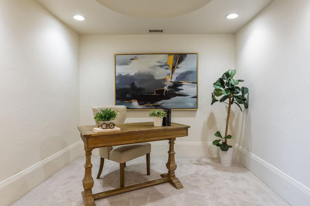 8301 Creekside Circle 270