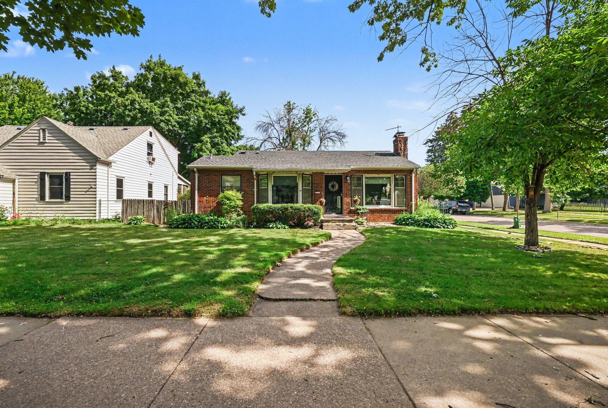 213 King Street W
