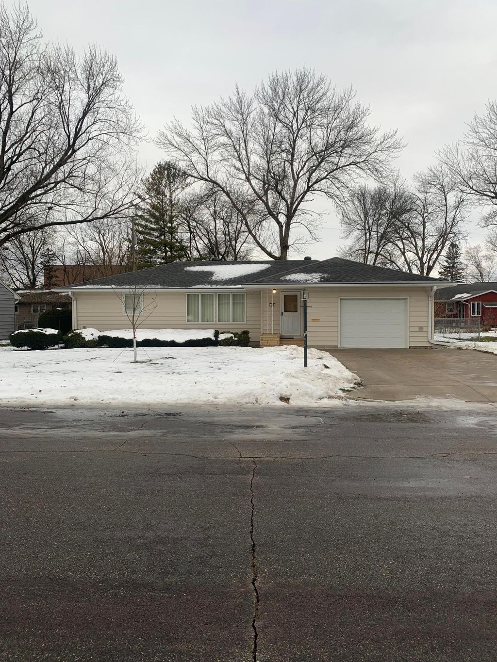 Photo of 315 Floral Avenue, Mankato, MN 56001 (MLS # 7001236)