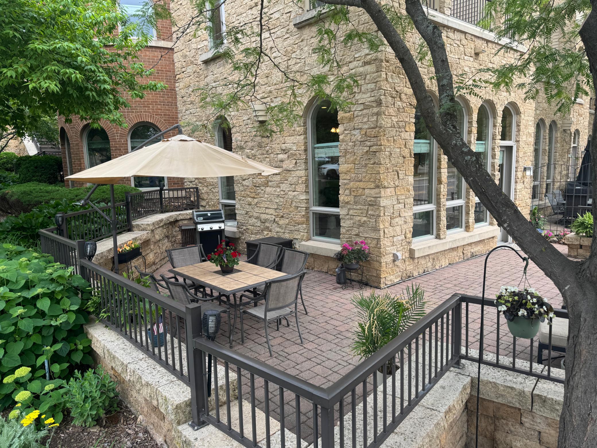 650 Main Street N B01