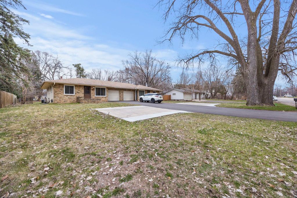 Photo of 1967 County Road D W, Arden Hills, MN 55112 (MLS # 7046061)