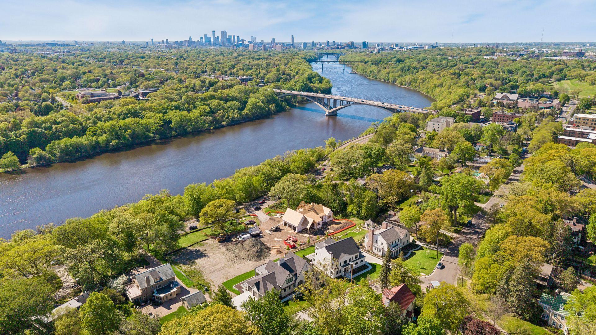 110 Mississippi River Boulevard N
