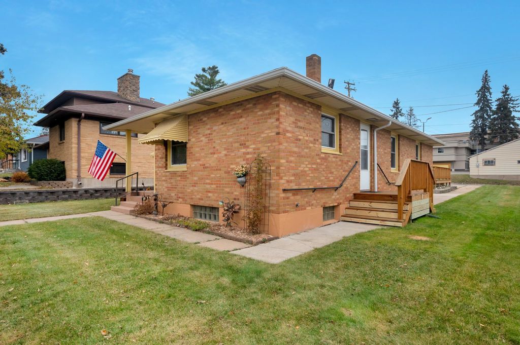 Photo of 805 8th Street N, Virginia, MN 55792 (MLS # 6824396)