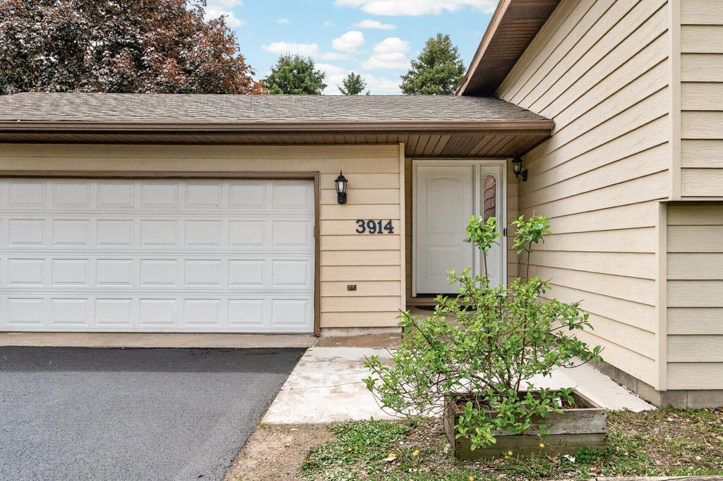 Photo of 3914 67th Street E, Inver Grove Heights, MN 55076 (MLS # 7076355)