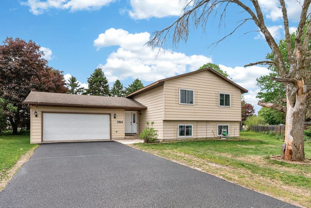 Photo of 3914 67th Street E, Inver Grove Heights, MN 55076 (MLS # 7076355)