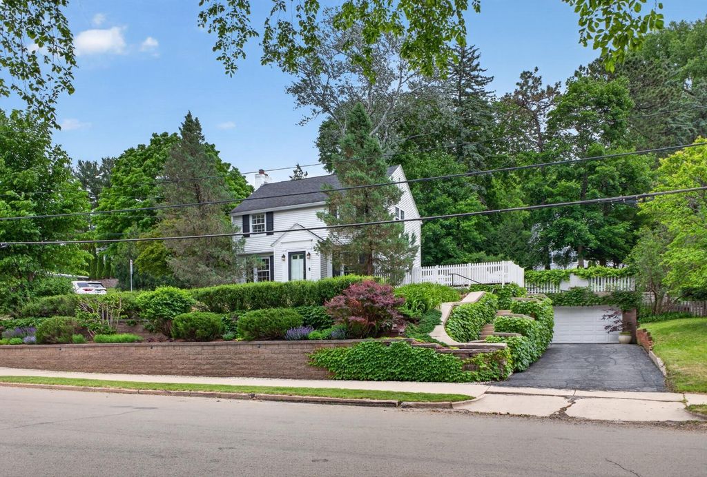 Photo of 804 14th Avenue SW, Rochester, MN 55902 (MLS # 7092395)