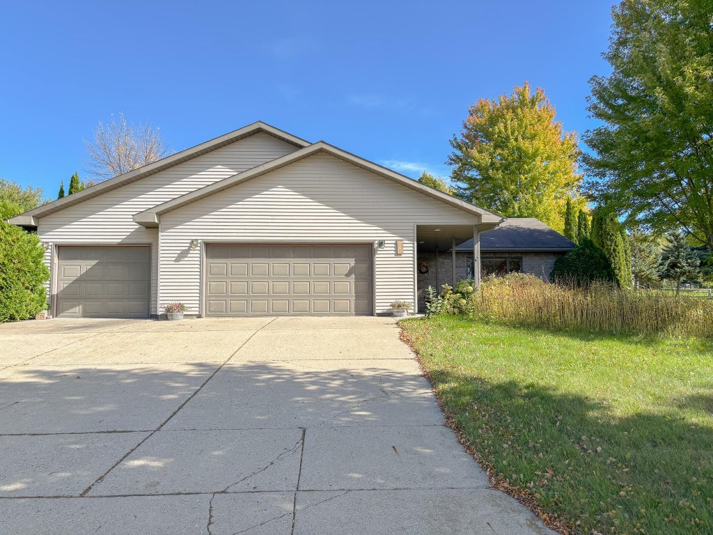 Photo of 1727 S Court Street, Fergus Falls, MN 56537 (MLS # 7154470)
