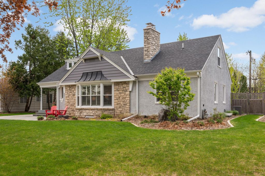 Photo of 1764 Bohland Avenue, Saint Paul, MN 55116 (MLS # 7039268)