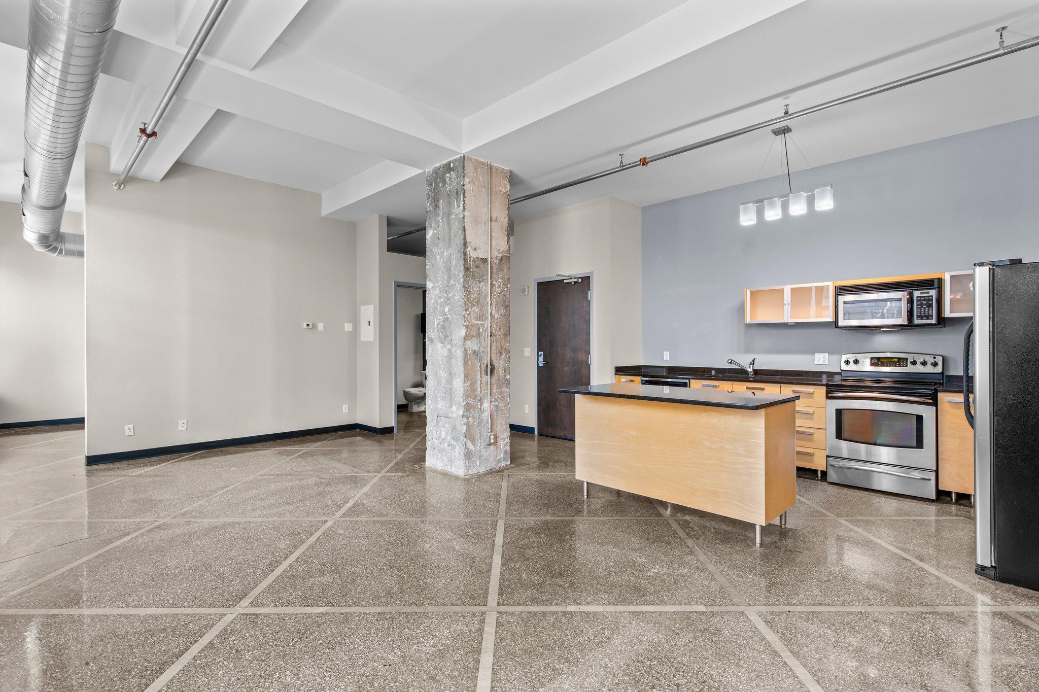 350 Saint Peter Street 1104