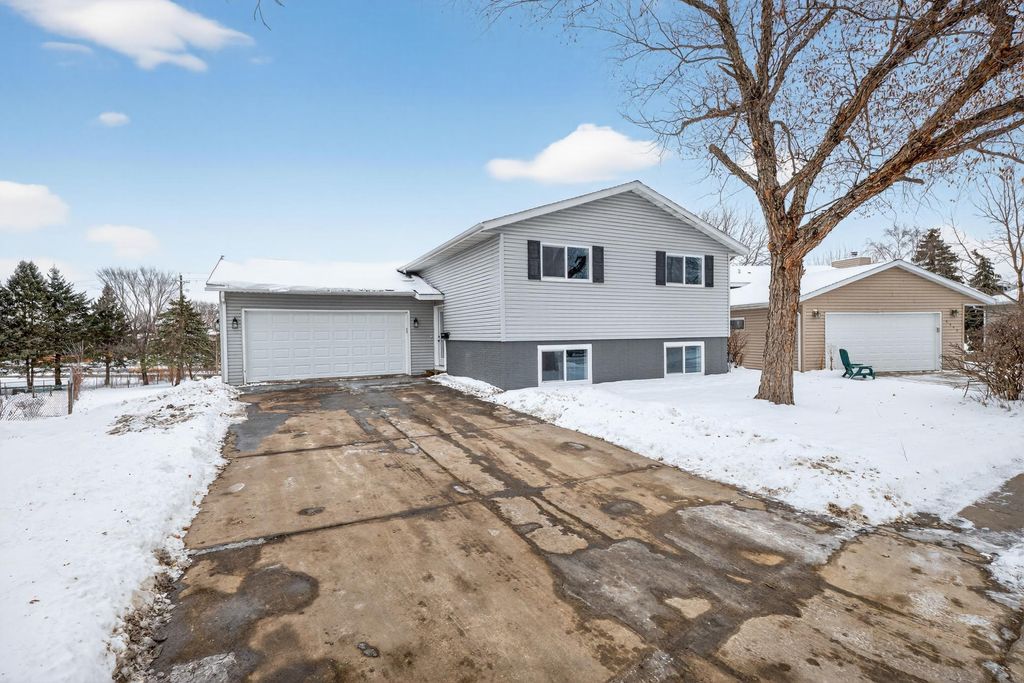 Photo of 4356 Cimarron Court NW, Rochester, MN 55901 (MLS # 6826760)