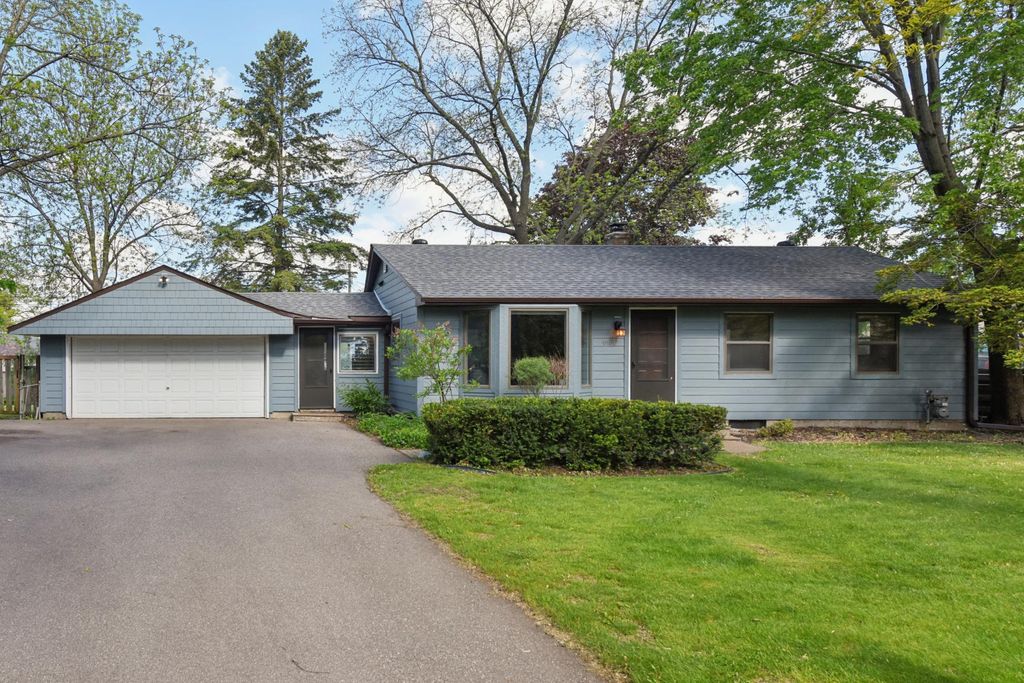 Photo of 6101 Upper Afton Circle, Woodbury, MN 55125 (MLS # 7078613)