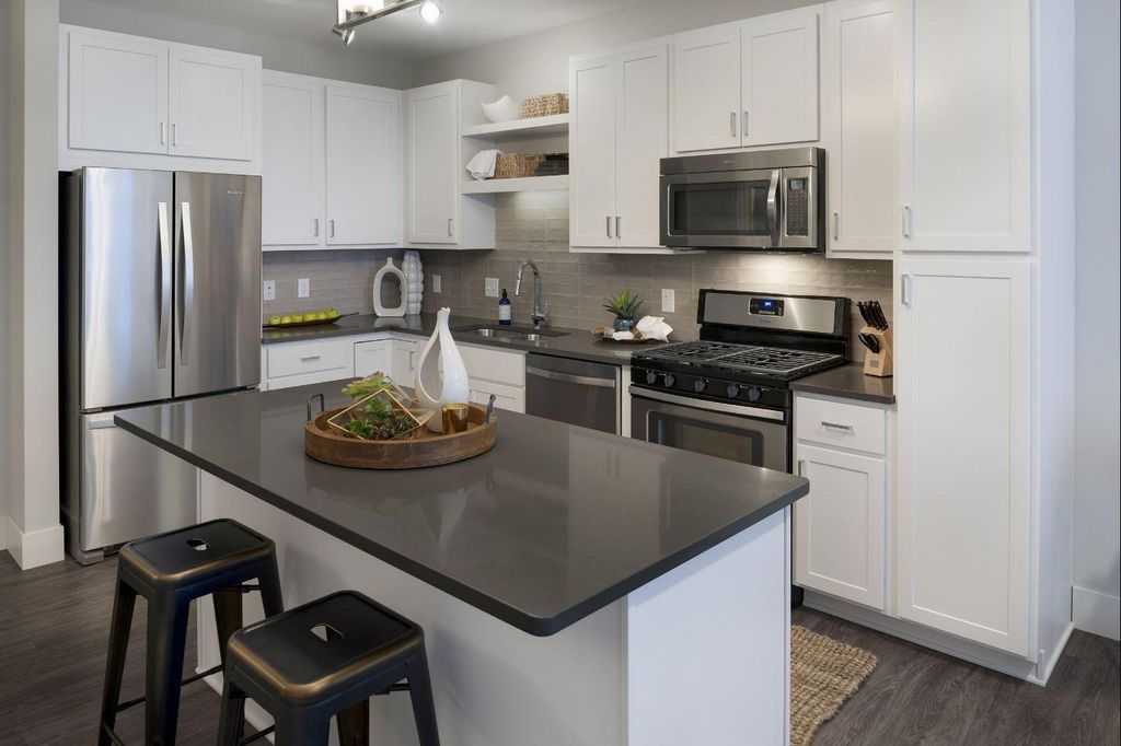 Photo of 212 10th Avenue S #1110, Minneapolis, MN 55415 (MLS # 7004238)