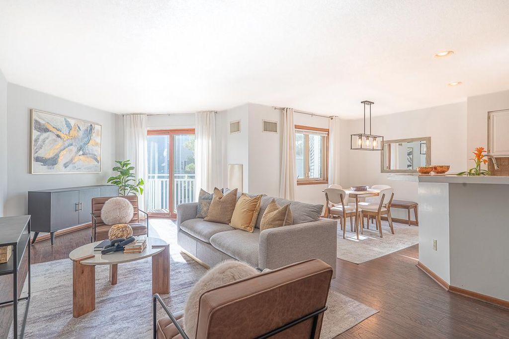 Photo of 1372 Carling Drive #208, Saint Paul, MN 55108 (MLS # 6801738)