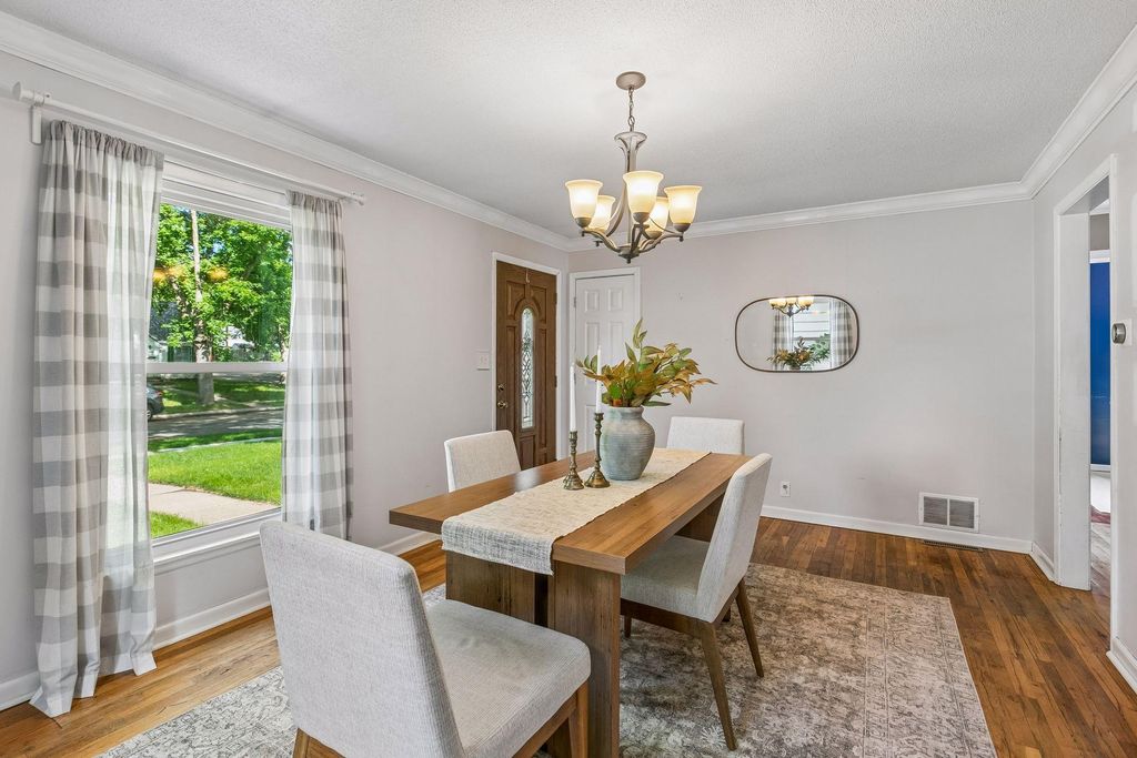 Photo of 2805 Georgia Avenue S, Saint Louis Park, MN 55426 (MLS # 7097117)