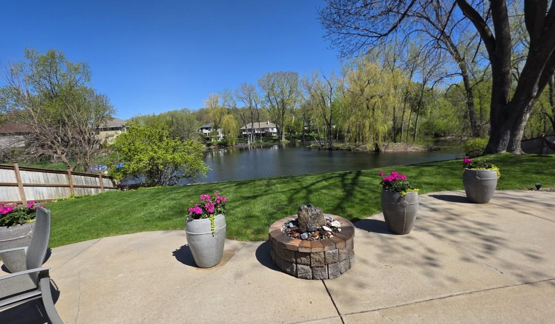 7423 Hyde Park Lane