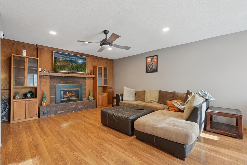 Photo of 202 W Warren Street, Roberts, WI 54023 (MLS # 7004451)