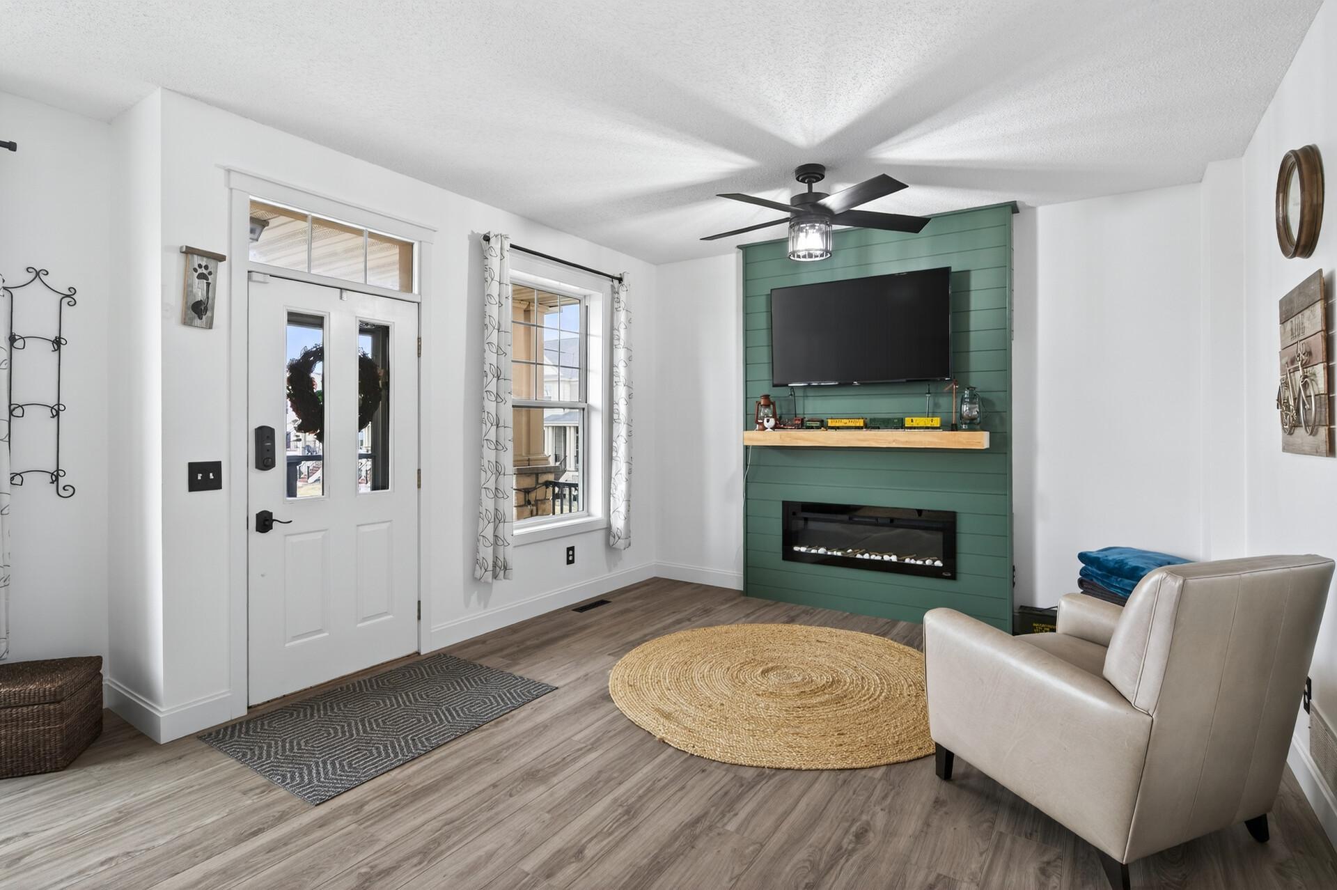 4372 Victor Path 2