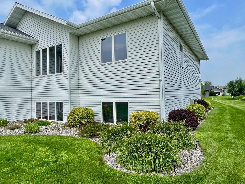 Photo of 1410 Mendenhall Avenue, Breckenridge, MN 56520 (MLS # 7037813)