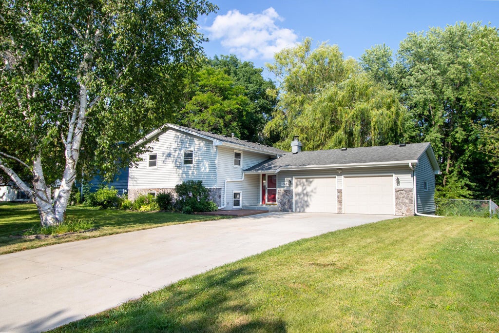 Photo of 16639 Lyons Avenue SE, Prior Lake, MN 55372 (MLS # 7145591)